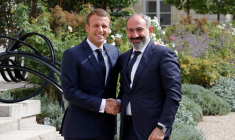 LA FRANCE VA ENVOYER 200.000 DOSES DE VACCIN ANTI-COVID À L'ARMÉNIE