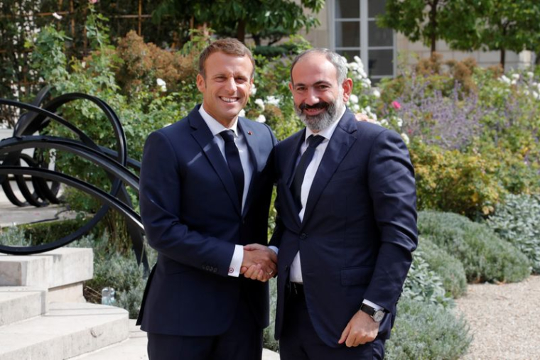 LA FRANCE VA ENVOYER 200.000 DOSES DE VACCIN ANTI-COVID À L'ARMÉNIE