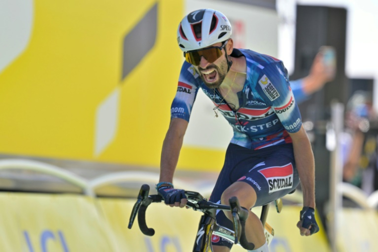 Valentin Paret-Peintre s'impose lors de la 16e étape du Tour de France, au Mont Ventoux, le 22 juillet 2025 ( AFP / Loic VENANCE )
