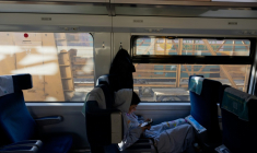 Daryna Styrchuk dans le train de la ligne Kiev-Kharkiv, le 20 octobre 2026 en Ukraine ( AFP / Tetiana DZHAFAROVA )