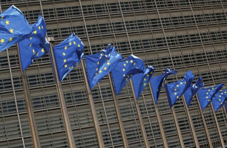 L'UE SANCTIONNE DES BANQUES POUR ENTENTE SUR LES MARCHÉS OBLIGATAIRES