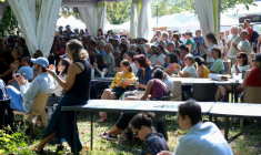 Des participants aux Journées d'été des Ecologistes, le 20 août 2026 à Saint-Martin d'Hères, en Isère ( AFP / Alex MARTIN )
