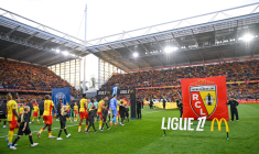 « Le Qatar tue le foot français » : la colère des supporters de Lens face au PSG
