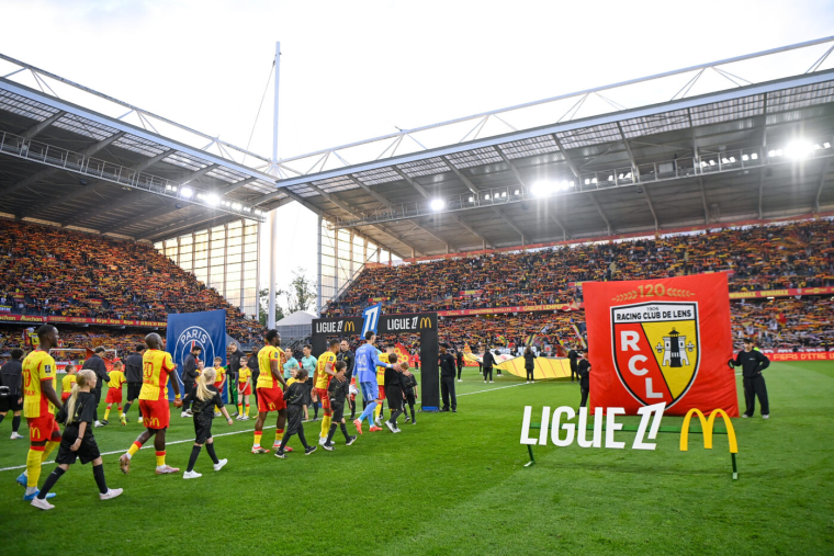 « Le Qatar tue le foot français » : la colère des supporters de Lens face au PSG