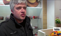 Boire une bière, puis la manger ou s’assoir dessus