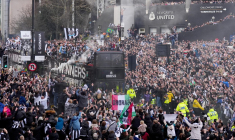 Les joueurs de Newcastle interdits d’alcool lors de la parade du trophée