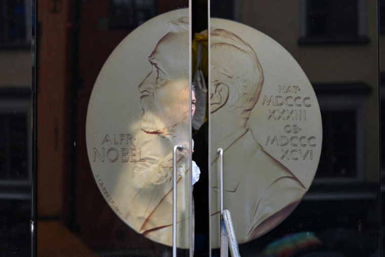 Après avoir couronné en 2024 la Sud-Coréenne Han Kang, première femme asiatique à recevoir le Nobel de littérature, l'Académie suédoise pourrait opter jeudi pour un auteur occidental ( AFP / Jonathan NACKSTRAND )