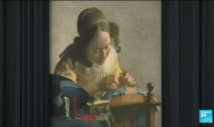 Le chef d'œuvre, "La Dentellière" de Vermeer, exposé au Louvre-Lens pendant un an