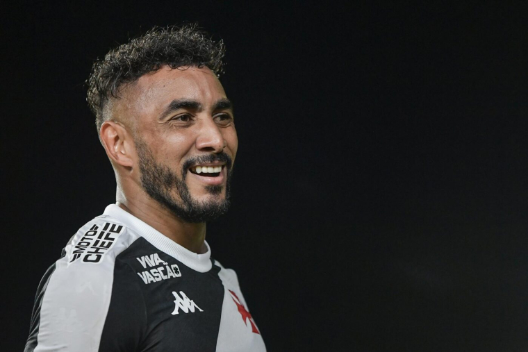 Pourquoi Dimitri Payet pourrait gagner un titre en étant sans club