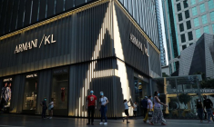 GIORGIO ARMANI N'ENVISAGE UNE ALLIANCE QUE 100% ITALIENNE