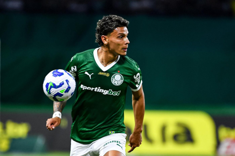 Benfica casse sa tirelire pour un milieu colombien