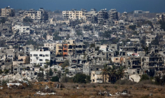 Une vue générale montre des bâtiments détruits dans le nord de Gaza