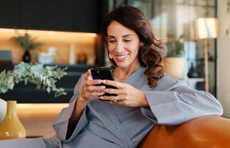 Un Livret A laissé inactif trop longtemps peut être clôturé par la banque, d’où l’importance de garder un contact régulier avec son établissement ( Shutterstock )