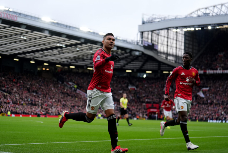 Manchester United arrache la victoire contre Fulham et poursuit sa folle remontée