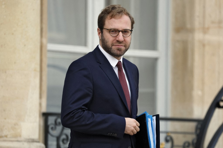 Antoine Armand à Paris, le 15 octobre 2024. ( AFP / LUDOVIC MARIN )