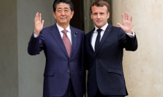 RENAULT-NISSAN: MACRON DIRA À ABE SON SOUHAIT DE FAIRE AVANCER L'ALLIANCE