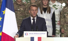 Macron annonce un "nouveau service national"