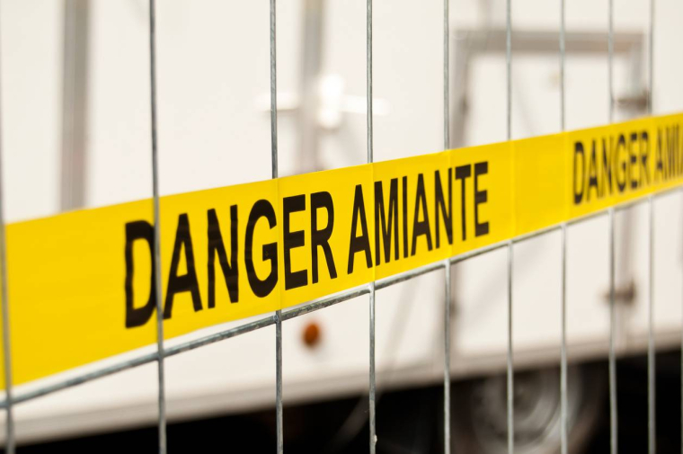 qui peut bénéficier du dispositif de préretraite pour amiante ? - iStock-Neydtstock