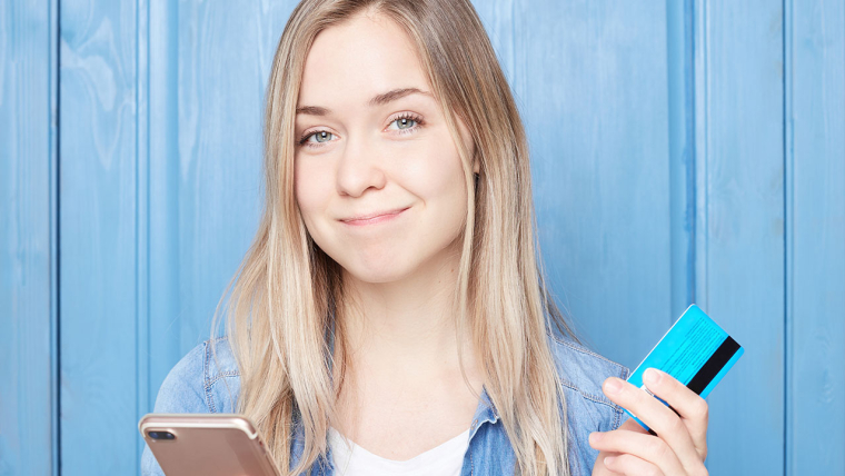 L'ouverture d'un compte Freedom peut aider votre enfant à acquérir les bons réflexes avec l'argent (Crédits : Adobe Stock)