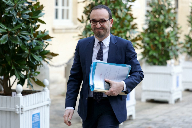 Thomas Cazenave à Paris, le 27 mars 2024. ( AFP / THOMAS SAMSON )