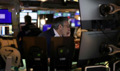Un opérateur à la Bourse de New York, le 23 avril 2025. ( AFP / TIMOTHY A. CLARY )
