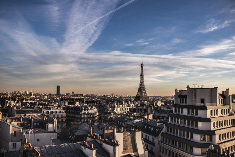 En région parisienne, les prix de l'immobilier s'effondrent. (illustration) (Sadnos / Pixabay)