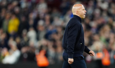 Liverpool coupe la tête d'Arne Slot