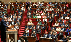 François Bayrou devant l'Assemblée nationale qui s'apprête à lui refuser la confiance, le 8 septembre 2025 à Paris ( AFP / Bertrand GUAY )