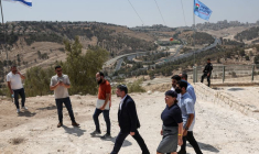 Le ministre israélien des finances, M. Smotrich, s'exprime lors d'une conférence de presse sur l'expansion des colonies, près de la colonie israélienne de Maale Adumim