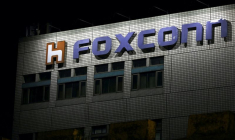 Le logo de Foxconn est visible à l'extérieur d'un bâtiment de l'entreprise à Taipei