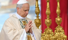 Le pape Léon XIV célèbre une messe pour le début de son pontificat, place Saint-Pierre au Vatican, le 18 mai 2025 ( AFP / Alberto PIZZOLI )