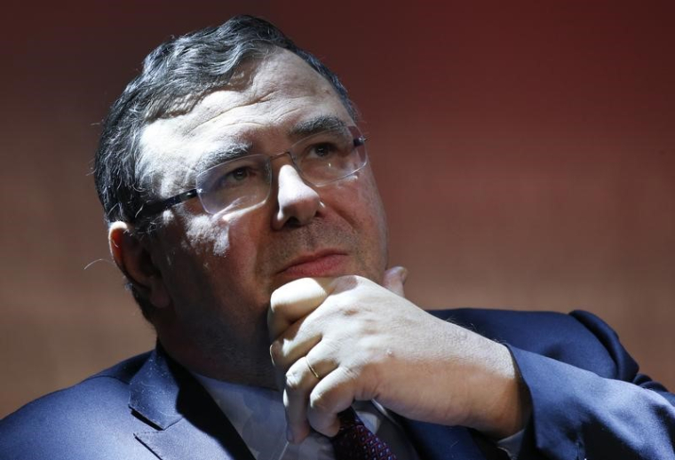 LE PDG DE TOTAL N'EXCLUT PAS UNE RECHUTE DU PRIX DU PÉTROLE