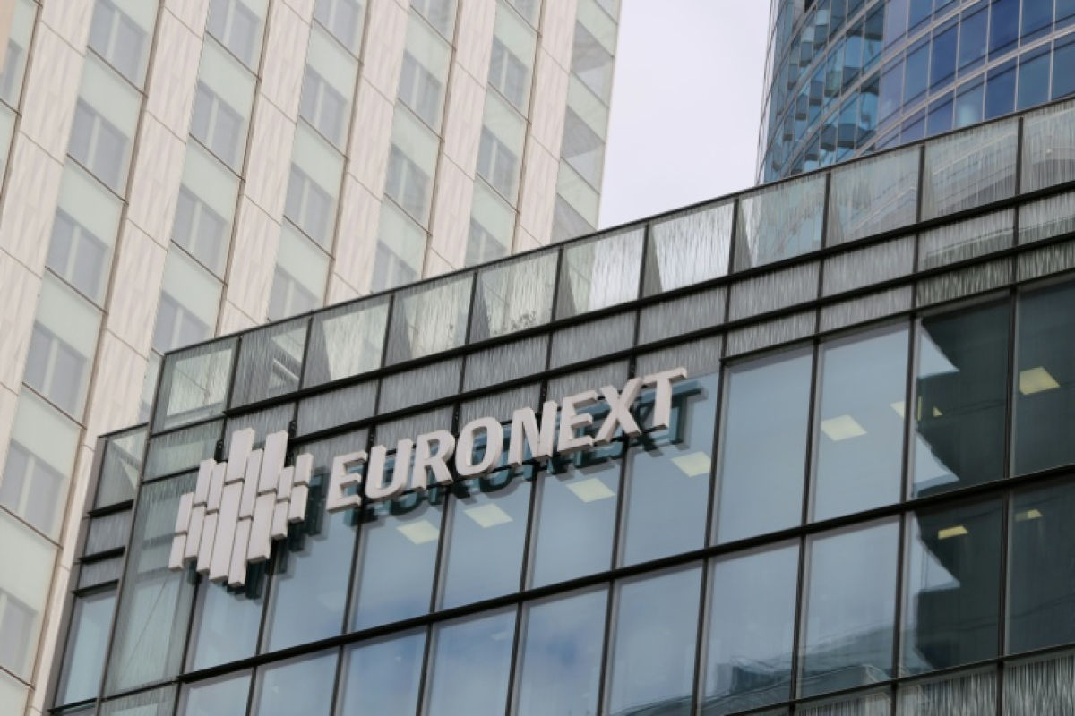 La Bourse de Paris termine sans changement, atone avant Noël