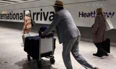 Aéroport d'Heathrow à Londres, le 30 novembre 2021. ( AFP / ADRIAN DENNIS )