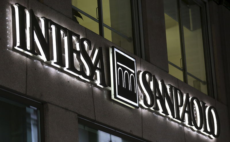 INTESA: AUCUN INTÉRÊT À FUSIONNER AVEC UNE BANQUE EUROPÉENNE