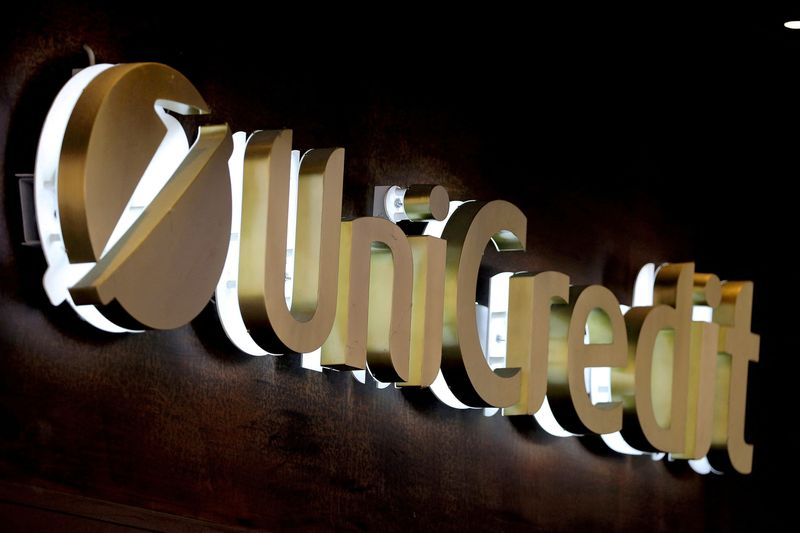 Logo de la banque UniCredit dans le vieux centre-ville de Sienne, Italie