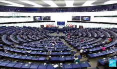 Macron plaide à Strasbourg pour une Europe protectrice et souveraine