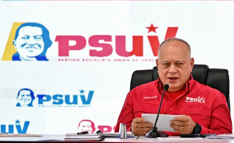 Le ministre vénézuélien de l'Intérieur, Diosdado Cabello, donne une conférence de presse à Caracas le 2 février 2026 ( AFP / Juan BARRETO )