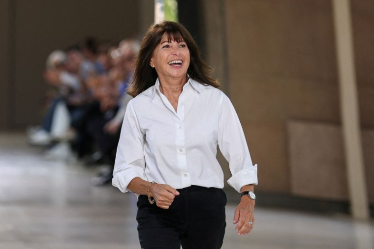 La créatrice Véronique Nichanian assiste au défilé de sa collection Homme Printemps/Été 2026 pour la maison de mode Hermès