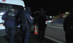 Dermatose: à l'aube, des syndicalistes bloquent l'autoroute A64