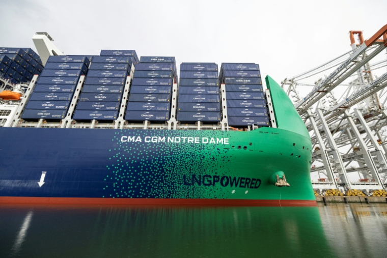 Le "Notre-Dame", plus gros porte-conteneurs sous pavillon français, du géant CMA CGM, dans le port du Havre (nord-ouest de la France), le 30 juin 2026 ( AFP / Alain JOCARD )