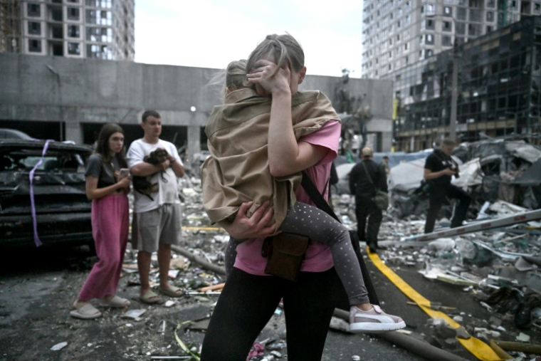 Après un bombardement russe à Kiev, le 6 juillet 2026 ( AFP / Genya Savilov )