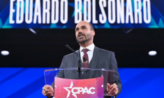 Eduardo Bolsonaro, à Oxon Hill (Maryland), aux Etats-Unis, le 20 février 2025 ( AFP / SAUL LOEB )