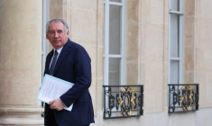 "Je pense que l’on peut faire progresser, améliorer la réforme" des retraites, estime François Bayrou.  ( AFP / THOMAS SAMSON )