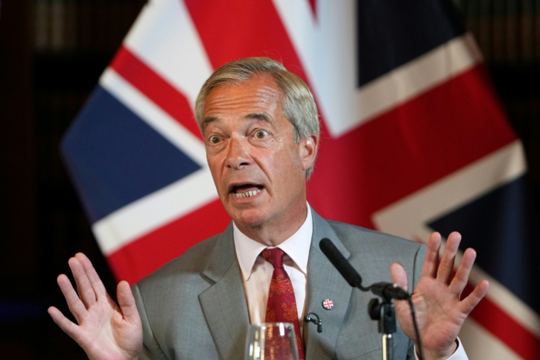 Nigel Farage lors d'une conférence de presse à Londres, le 10 août 2026 ( AFP / CARLOS JASSO )