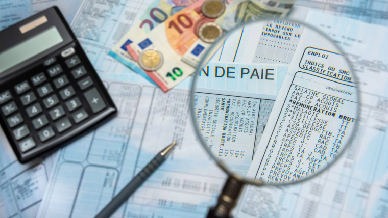 Un employeur peut-il imposer une baisse de rémunération ? / iStock.com - HJBC