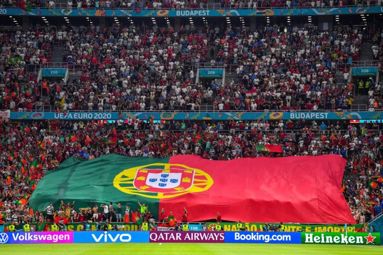 500 Portugais se retrouvent à un match de D5 espagnole après une blague dans un podcast