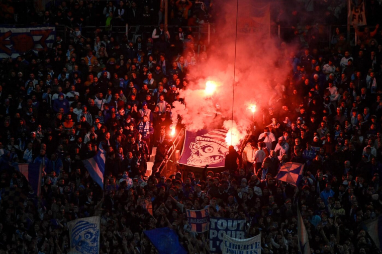 Des jets de fumigènes en direction des joueurs marseillais après OM-TFC