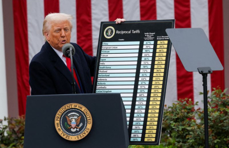Photo d'archives: Le président américain Donald Trump s'exprime sur les tarifs douaniers à la Maison Blanche