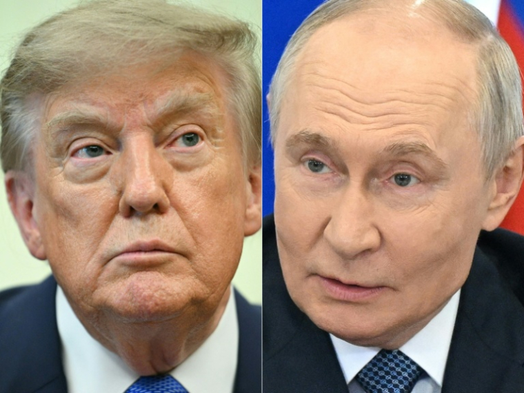 Combo de Vladimir Poutine et de Donald Trump ( AFP / Jim WATSON )